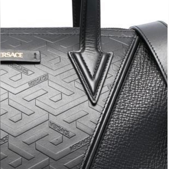 NWT’S VERSACE 2024 Collection Greca V Large Tote - Picture 4 of 10